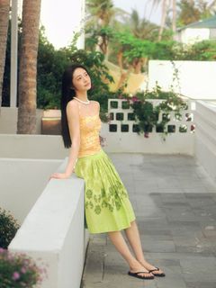Jieqiong Zhou feet photo 1
