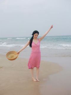 Jieqiong Zhou feet photo 10