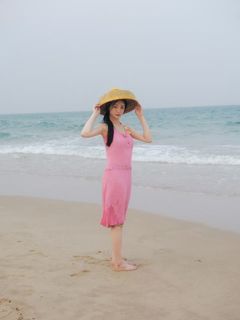 Jieqiong Zhou feet photo 9