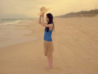 Jieqiong Zhou feet photo 8