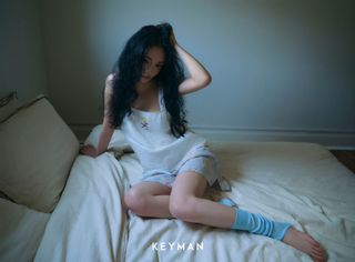 Jieqiong Zhou feet photo 4