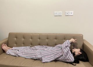 Jieqiong Zhou feet photo 3