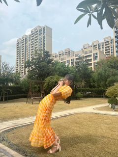 Jieqiong Zhou feet photo 2