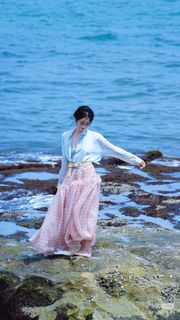 Jieqiong Zhou feet photo 4