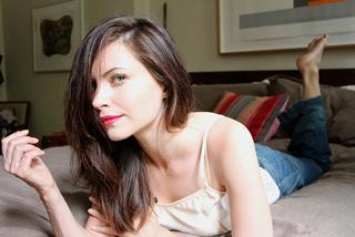 Jill Flint feet photo thumbnail