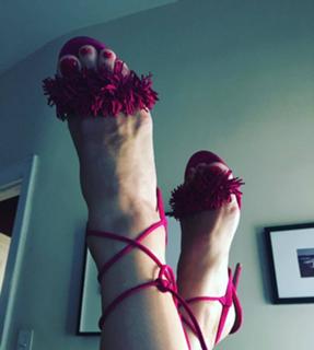 Jill Flint feet photo thumbnail