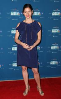 Jill Hennessy feet photo thumbnail