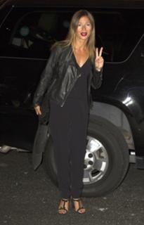 Jill Hennessy feet photo thumbnail