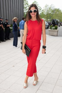 Jill Hennessy feet photo thumbnail