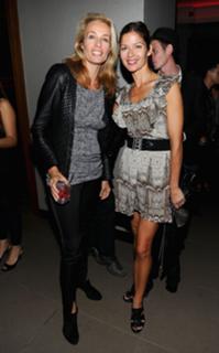 Jill Hennessy feet photo thumbnail