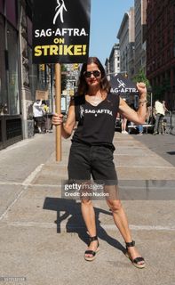 Jill Hennessy feet photo 1
