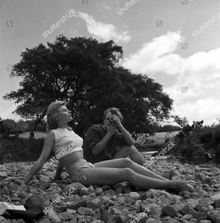 Jill Ireland feet photo 5