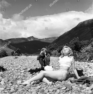 Jill Ireland feet photo 4