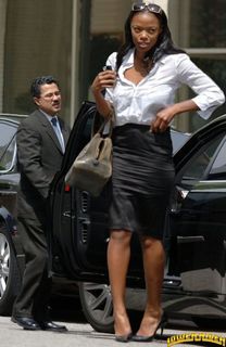 Jill Marie Jones feet photo 3