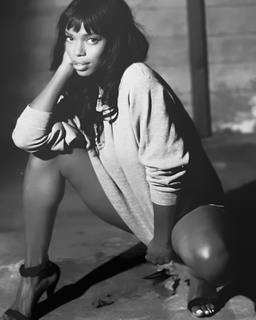 Jill Marie Jones feet photo 20
