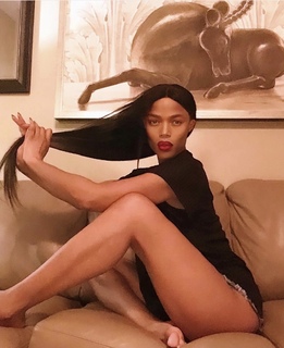Jill Marie Jones feet photo 15