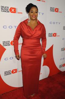 Jill Scott feet photo thumbnail