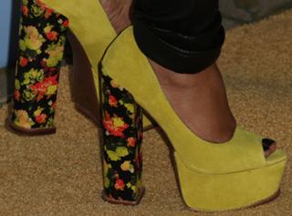 Jill Scott feet photo thumbnail