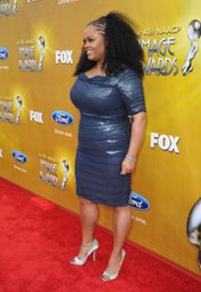 Jill Scott feet photo thumbnail