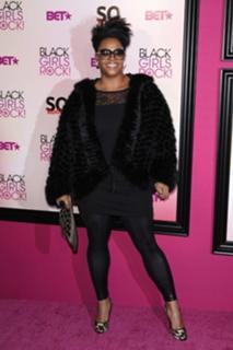 Jill Scott feet photo thumbnail