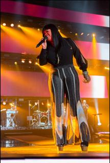 Jill Scott feet photo thumbnail