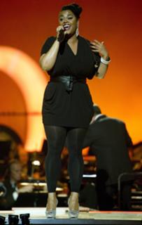Jill Scott feet photo thumbnail