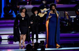 Jill Scott feet photo thumbnail