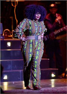 Jill Scott feet photo thumbnail