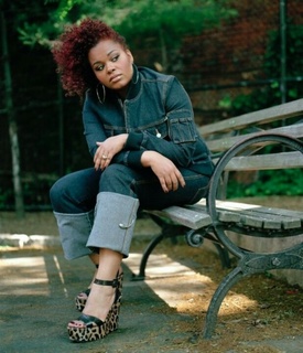 Jill Scott feet photo thumbnail
