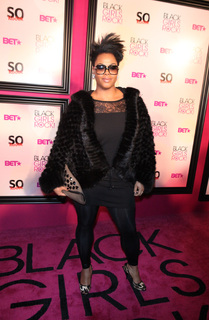 Jill Scott feet photo thumbnail