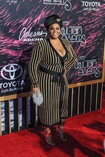 Jill Scott feet photo thumbnail