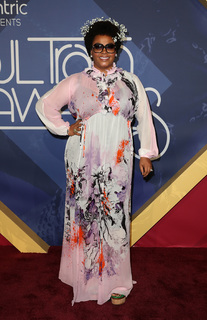 Jill Scott feet photo thumbnail