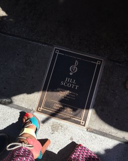 Jill Scott feet photo thumbnail