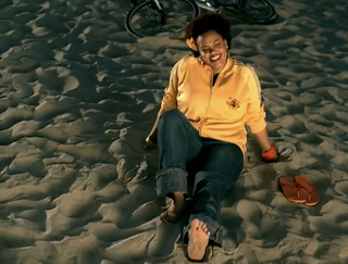 Jill Scott feet photo thumbnail