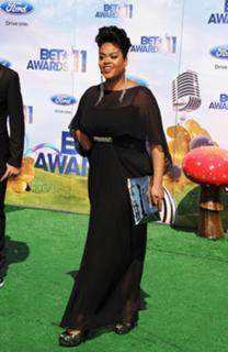 Jill Scott feet photo thumbnail