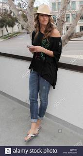 Jill Wagner feet photo thumbnail
