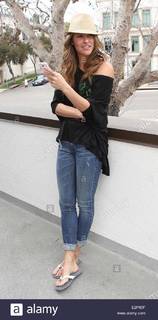 Jill Wagner feet photo thumbnail