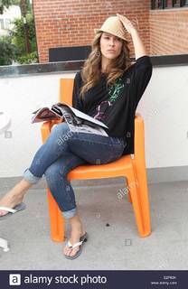 Jill Wagner feet photo thumbnail
