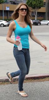 Jill Wagner feet photo thumbnail