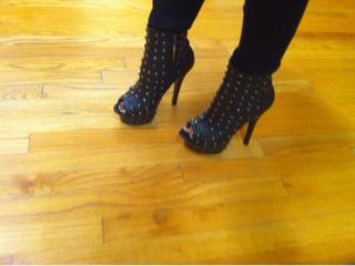 Jillian Barberie feet photo thumbnail