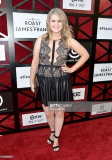 Jillian Bell feet photo thumbnail
