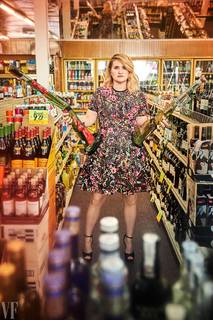 Jillian Bell feet photo thumbnail