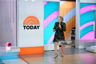 Jillian Bell feet photo thumbnail