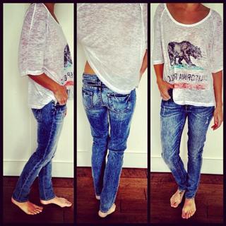 Jillian Harris feet photo thumbnail