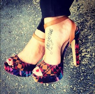 Jillian Harris feet photo thumbnail