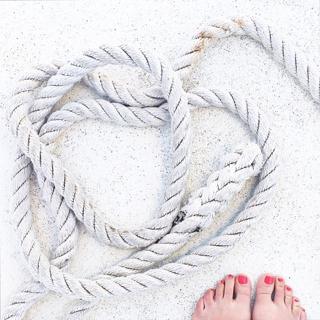 Jillian Harris feet photo thumbnail