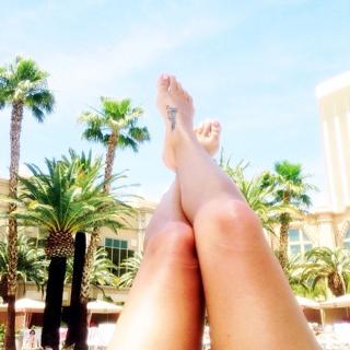 Jillian Harris feet photo thumbnail