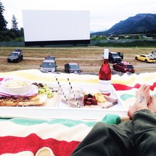 Jillian Harris feet photo thumbnail