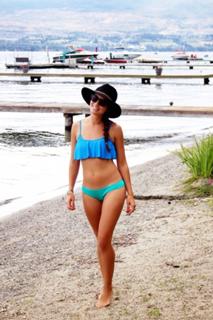 Jillian Harris feet photo thumbnail