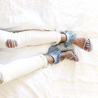 Jillian Harris feet photo thumbnail